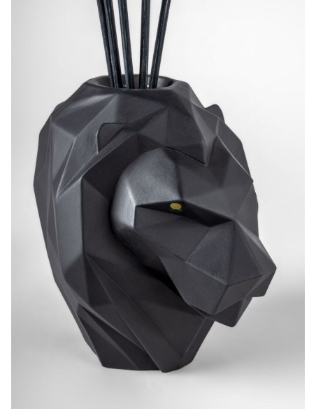 Lion perfume diffuser. Unbreakable spirit Scent