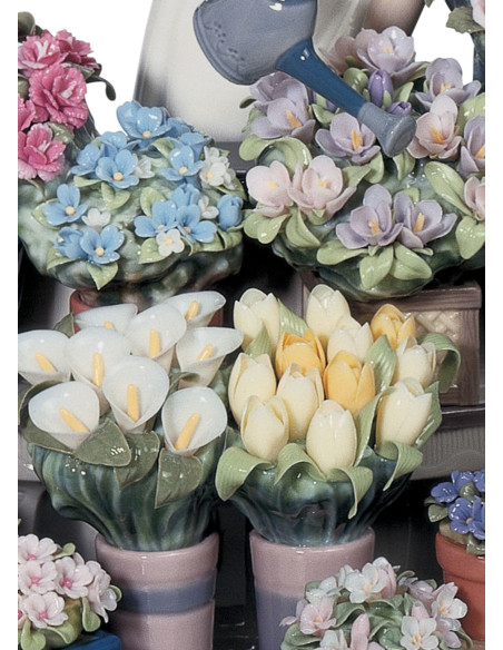 Lladró Romantic Feelings Woman Sculpture