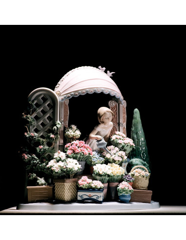 Lladró Romantic Feelings Woman Sculpture