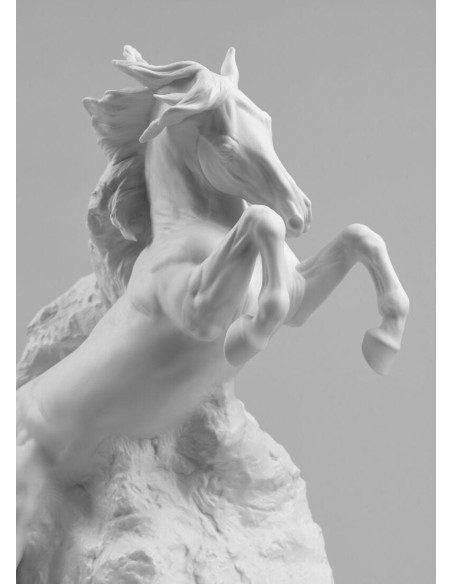 Lladró Unbreakable Spirit Horse Sculpture