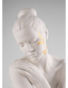 Lladró Reflections of Nature - Her Sculpture. White-gold 2