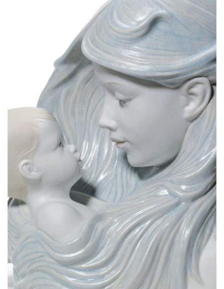 Lladró Sweet Caress Mother Figurine