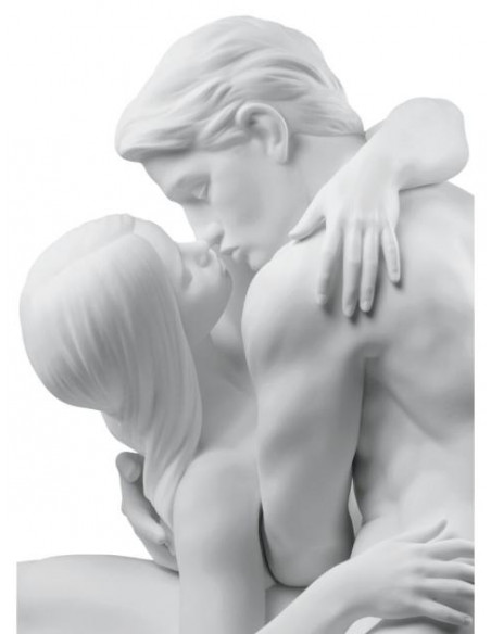 Lladró Passionate Kiss Couple Sculpture