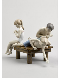 Lladró Statua Bambini con barchette di carta 2