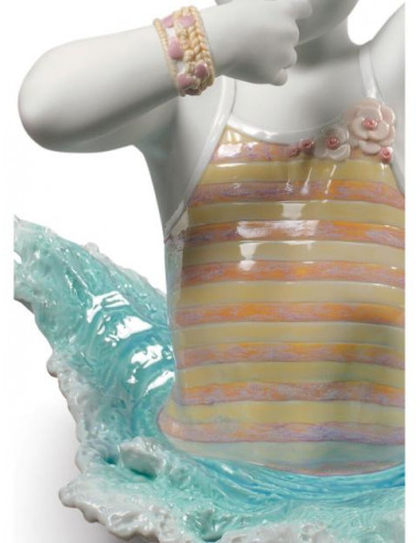 Lladró Baby dives statue