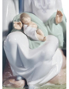Lladró Joyful Event Nativity Figurine 2