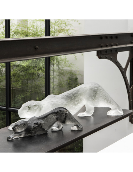 Lalique Zeila Panther large sculpture. Clear