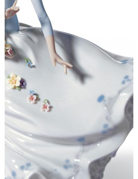 Lladró Statua Donna profumi al vento