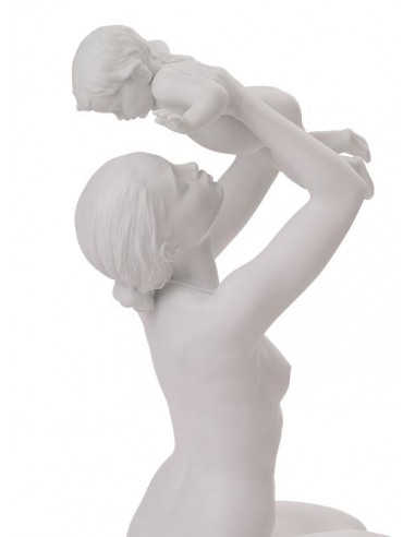 Lladró Mother in the early days statue