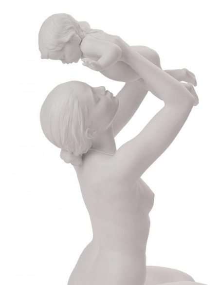 Lladró Mother in the early days statue