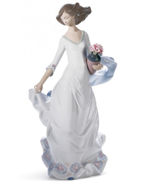 Lladró Woman Dream moments statue