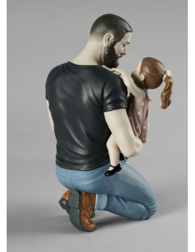 Lladró In Daddy's Arms statue