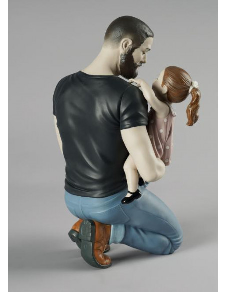 Lladró In Daddy's Arms statue