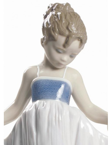 Statua Bimba Guarda il mio vestito