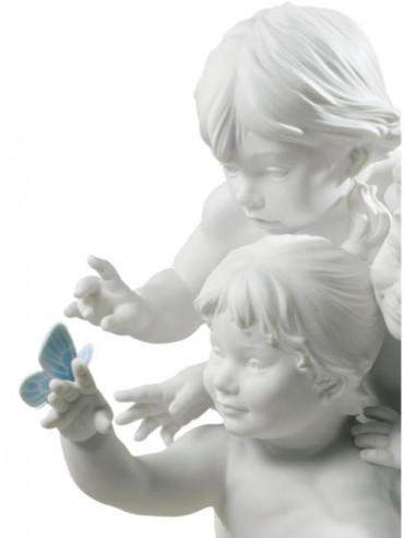 Lladró Childish Curiosity statue