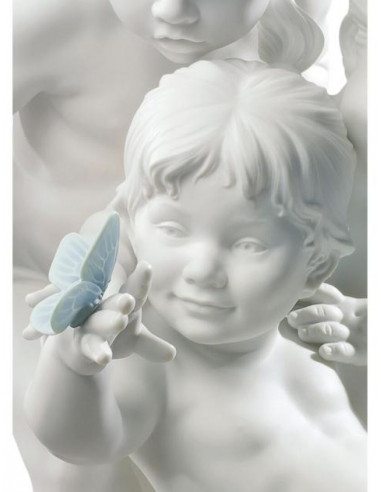 Lladró Childish Curiosity statue