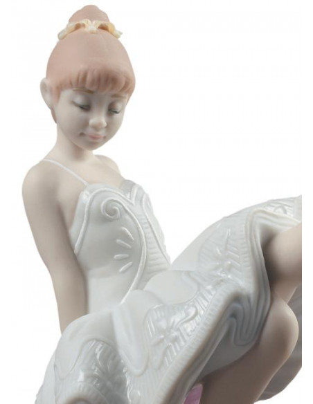 Lladró Statua Ragazza Comincia il saggio